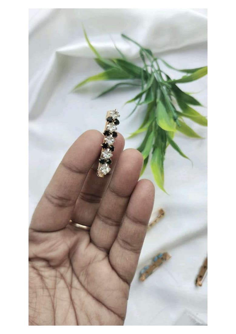 Crystal brooch pin