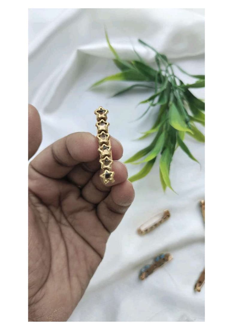 Star brooch pin
