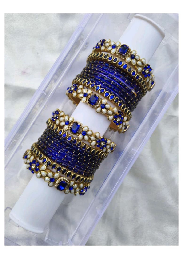THIYA (Ink blue with creamy white)
